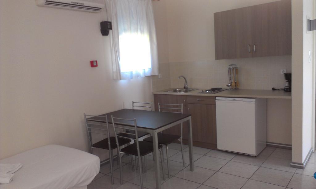 Iro Apartments Paralia Agias Foteinis Værelse billede