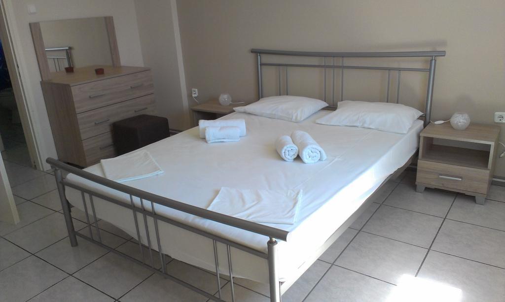 Iro Apartments Paralia Agias Foteinis Værelse billede