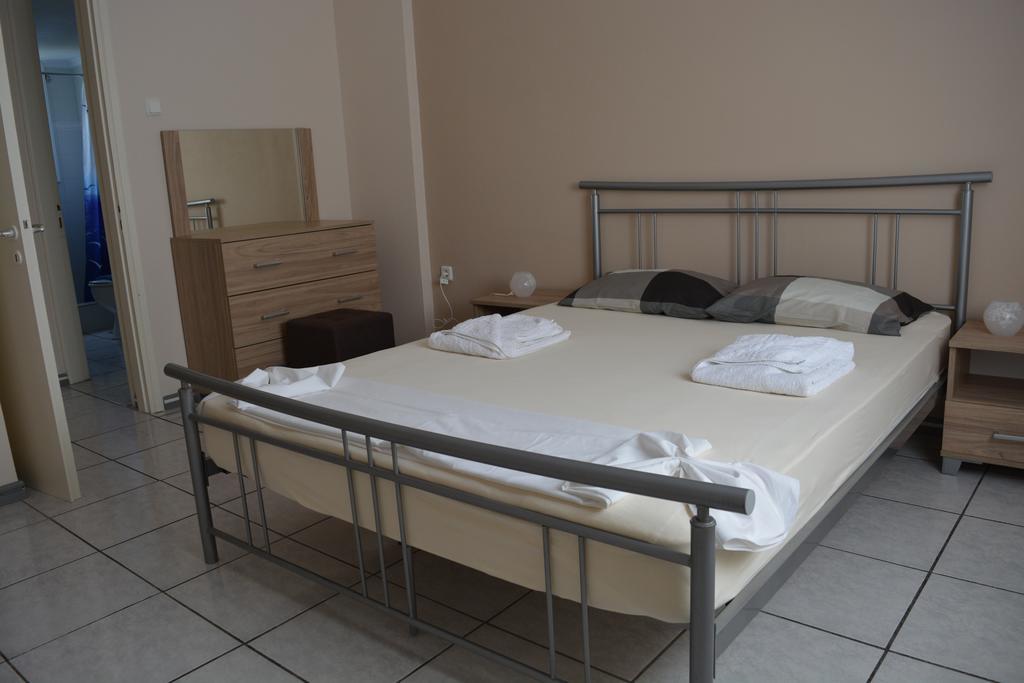 Iro Apartments Paralia Agias Foteinis Eksteriør billede